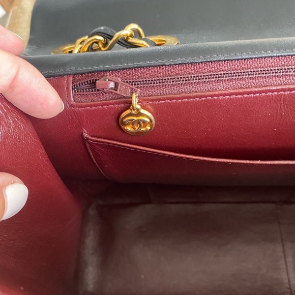 CHANEL XL Jumbo Single Flap Bag - Picture 6 of 14